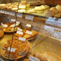 Selection at Vier Linden - Goldbrunnenplatz in Zurich