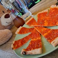 Awaiting pizza with my friends at Happiz - Monge in Paris