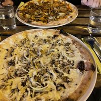 Awesome Pizza at Happiz - Monge in Paris