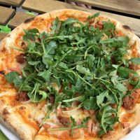 Vegan pizza at Happiz - Monge in Paris