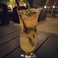 Sunset Bubble ( Prosecco, Annana und Limette) at Baba Pool Club in Phuket