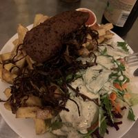 Holzfällerinnen Teller at Yoyo Foodworld in Berlin