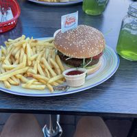 eastern burger in front and the juicy burger on the other side   at Miss PeppeR in Buchholz