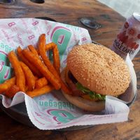 Burger menu 9euro at The Began in Valencia