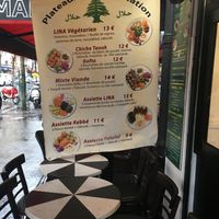 Tables à l’extérieur  at Lina Restaurant in Paris