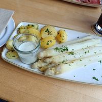 Went there yesterday for asparagus. It was lovely and portions were huge. Loved it at T.R.U.D.E. in Hamburg
