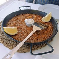 Paella with vegan shrimps at Xaloc Lounge in Alicante