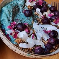 Blueberries & coconut smoothie bowl at WAVE in East London