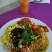 buffet de plat chaud  at Jardim das Cerejas - Chiado in Lisbon