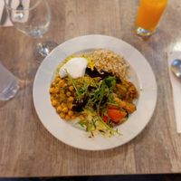 Buffet Essen 2 at Jardim das Cerejas - Chiado in Lisbon