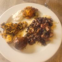Feijoada, lasanha e almôndega at Jardim das Cerejas - Chiado in Lisbon