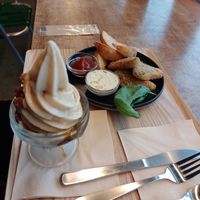  at Rakuen Cafe in Naha