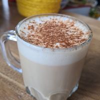 Latte au lait d'avoine et épices de cannelle at Le Potager de Charlotte - Rennequin in Paris
