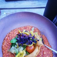 Crazy Bowl und Vegan Tartar at Tom Almhütte in Maria Alm