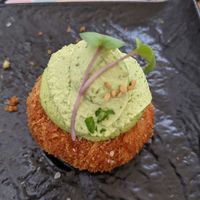 Entrante: champiñones rebozados muy crujientes con crema suave at Coco Cuina Viva in Cadaques