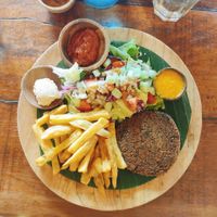 Mushroom & quinoa no burger pattie at Blue Earth Village in Bunutan