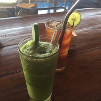 Green juice and ice tea at Blue Earth Village in Bunutan