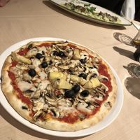 Pizza capricciosa vegan version at Il Caminetto Terra Mia in Linz