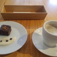 brownie and soy latte at Kiseki no Shokutaku in Yokohama