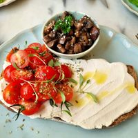 Cashew cheese on toast with sauteed mushrooms at Manjerica in Lisbon