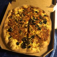 Olives, peppers, corn and mince at Stenovn Delicato Pizza & Sharwarma in Odense