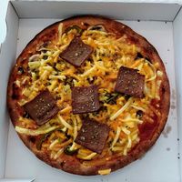 Vegan bacon, mushroom, jalapeno, & pineapple pizza at Stenovn Delicato Pizza & Sharwarma in Odense