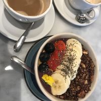 Bowl açaí + café con leche vegetal  at Velvet Bakery in Vitoria Gasteiz