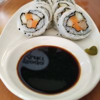 Sushi con salsa de soya at Soda Yuki in Alajuela