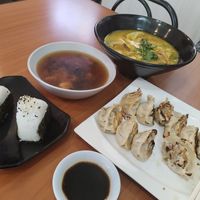 Sopa Miso, Onigiri, Gyozas, y Thai Curry Dumplings 🫶🏻 at Soda Yuki in Alajuela