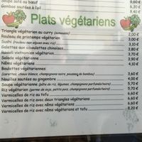 Vegetarian dishes at Rouleau de Printemps in Paris