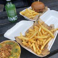 THE BEST VEGAN MACARONI CHEESE EVRR  at Dirty Kitch in Coventry