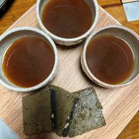 Tea and rice bread at Aseungji 아승지 in Seoul