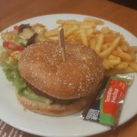 Redefine meat burger at Schneewittchenhaus in Winterberg