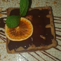 Gofre de trigo sarraceno, almendra y harina de castaña con crema de chocolate casera vegana at La Casa Viva in Valencia