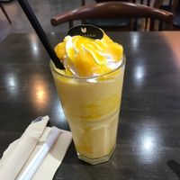 Mango shake 💚 at Veganerie - Silom in Bangkok