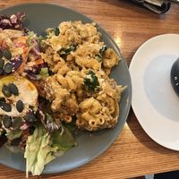 Pâtes sans gluten sauce cajou et salade at Racines in Lausanne