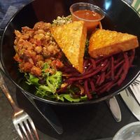 Large Mediterranean with tempeh £13.50 at Copper Branch in Nice