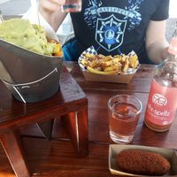 Patatje quagamole, vegan kroket en rabarbersap at Kruimig in Wageningen