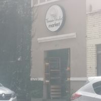 El restaurante está cerrado ahora solo tienen la tienda at Tierra Verde - Sede Oeste El Peñón in Cali