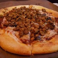 The vegan pizza is fabulous🌱😍 at Lancaster Taphouse in Regina