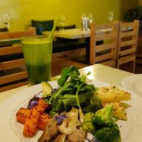 Ensalada Urubamba with grilled pumpkin, mushrooms, pineapple, avocado, broccoli, rocket and flowers.
Lemonade with mint. at Rucula in Cusco