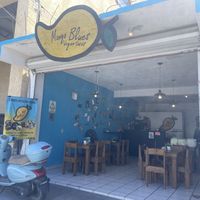   at Mango Blues in La Paz