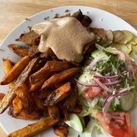 Vöner plate with peanut sauce  at Vöner der Vegetarische Döner in Berlin