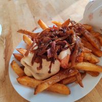 Spezial Pommes at Vöner der Vegetarische Döner in Berlin