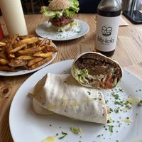 Durum and burger at Vöner der Vegetarische Döner in Berlin