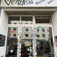 Open 14-19 at Vöner der Vegetarische Döner in Berlin