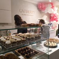 Lots of vegan pastries, cakes & cookies at Catberry in Ghent