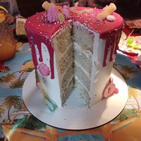 Candycake for bday of 8 year old, taste lemon poppy mmm at Catberry in Ghent