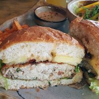 "Sunshine Hamburger" with pineapple at Sunshine Vegan Restaurant in Berlin