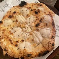 Garlic bread w vegan cheese  at RetroGusto84 in Lisbon